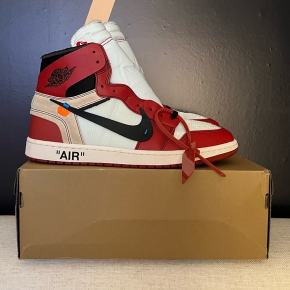 AJ1 Chicago Red White and Black - Picture 9 of 9